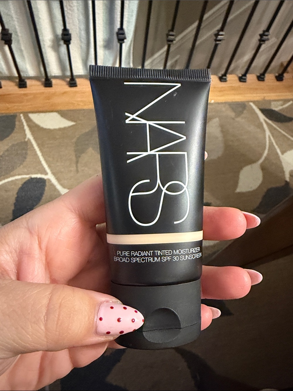 NARS Pure Radiant Tinted Moisturizer - Finland light 1